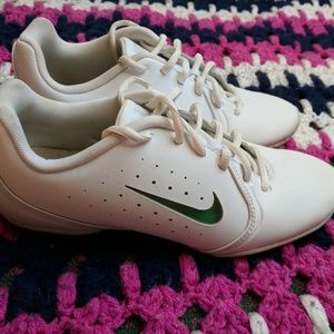 Nike cheer shoes